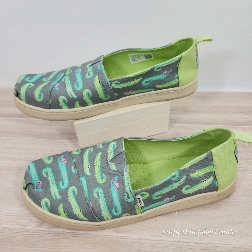 TOMS Alpargata Ultimate Grey Snorkeling Crocodiles Print Slip-On Youth Sz 6